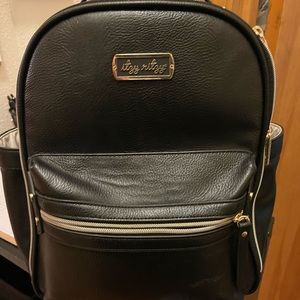 Itzy ritzy mini